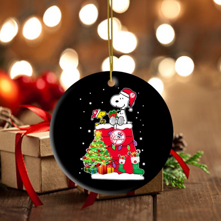 Snoopy And Woodstock New York Yankees Merry Christmas Ornament
